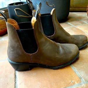 Blundstone Heeled Boots in Antique Brown